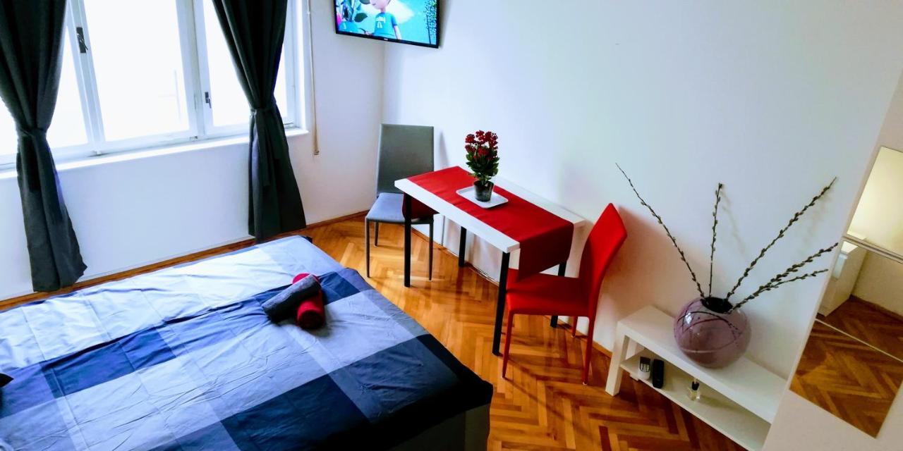 Pula Center Old Town Apartments And Rooms 外观 照片