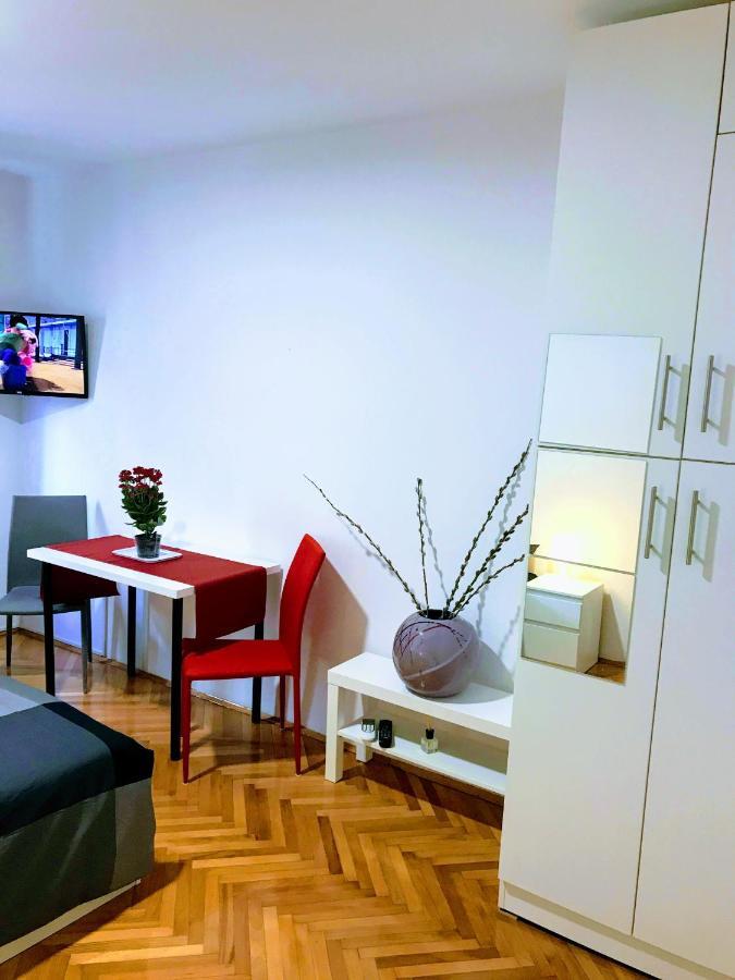 Pula Center Old Town Apartments And Rooms 外观 照片