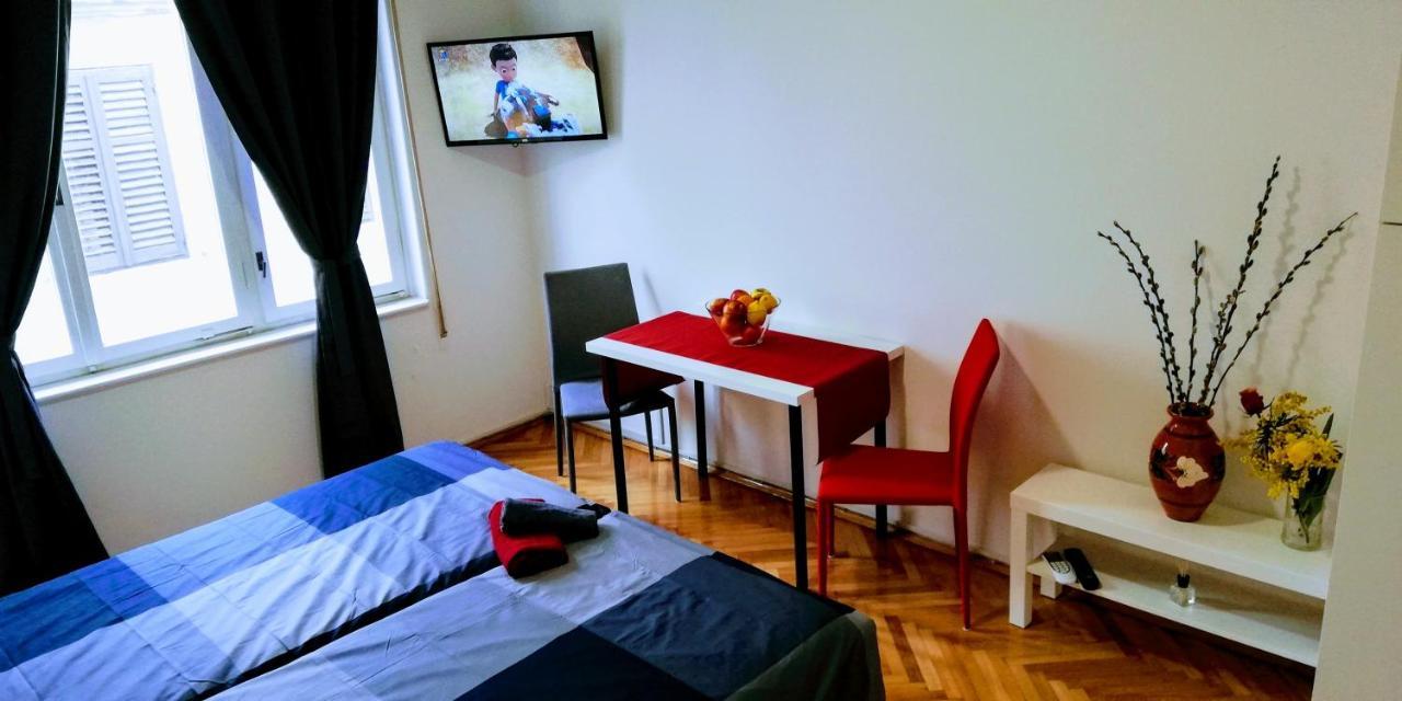 Pula Center Old Town Apartments And Rooms 外观 照片