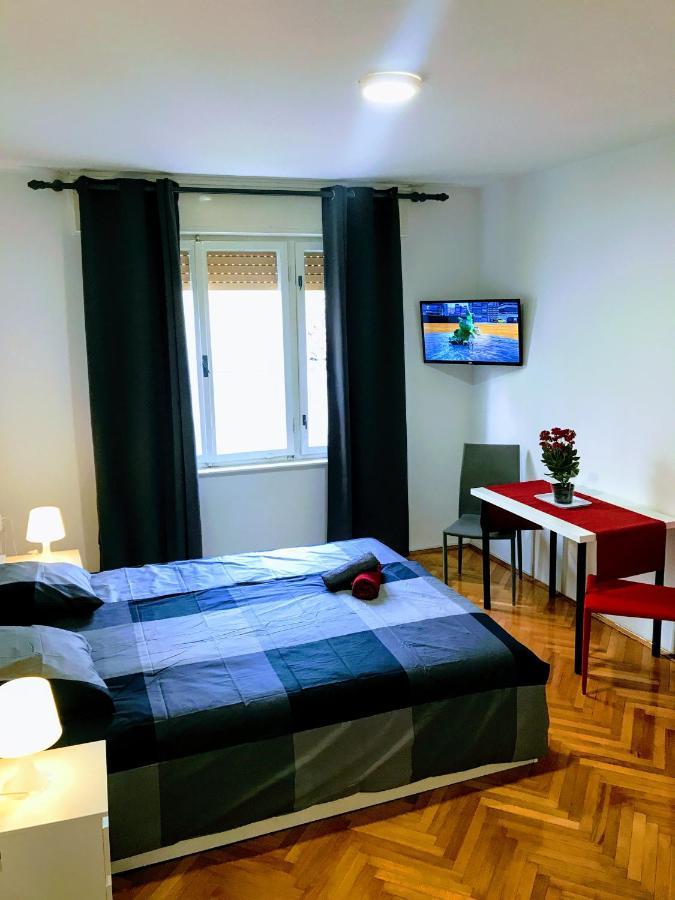 Pula Center Old Town Apartments And Rooms 外观 照片